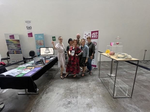 Stoisko ASP na Glass Art Society 2024 w Berlinie, zdj. Kalina Bańka-Kulka