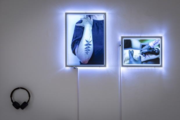 Anna Bujak, Love & Hate, wystawa Beauty and the Beast_ Neon 2025 fot. Hubert Bujak