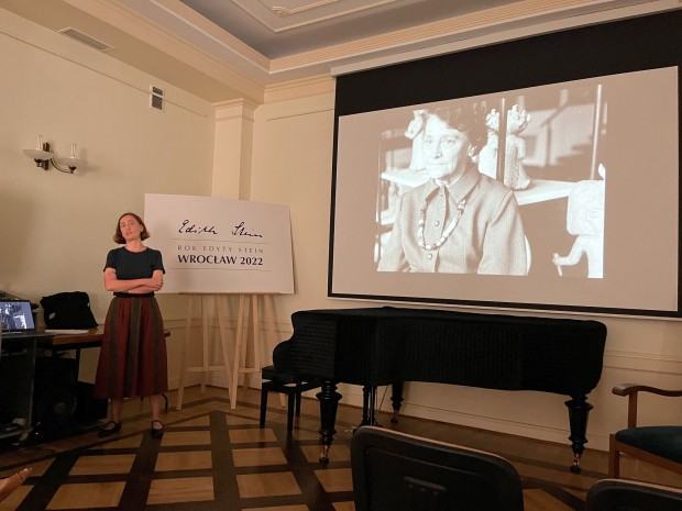 Wystawa prac prof. Alfredy Poznańskiej