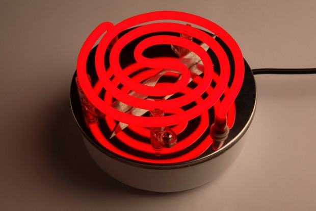 Dagmara Bielecka, Kuchenka, neon, 2006, zdj. Jędrzej Stelmaszek