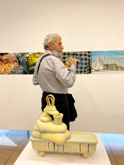 Fragment wystawy Joanny Opalskiej-Brzeckiej pt. U/ARCY/PRZE TWORY