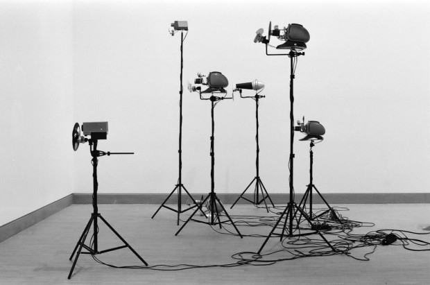 kinoMANUAL /Aga Jarząb, Maciek Bączyk/, „Pocket Cinema no 7”, instalacja StillFrame Cinema, Transformations, Kunstlerhaus FACTORY, Wiedeń, 2021, Austria