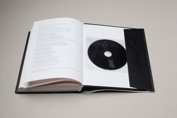 Maciek Bączyk, Niewidzialna Mapa Wrocławia, książka i płyta CD, będąca przewodnikiem po Wrocławiu zrealizowanym z osobami, które nigdy Wrocławia nie widziały, Wrocław, 2006