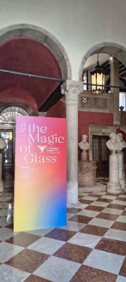 Dr Agnieszka Leśniak Banasiak na the Venice Glass Week 2025