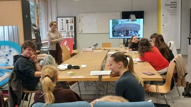 Service Design in practice: workshops as laboratory of new ideation techniques