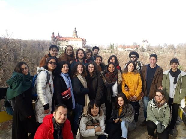 Studenci zagraniczni podczas wycieczki do Książa