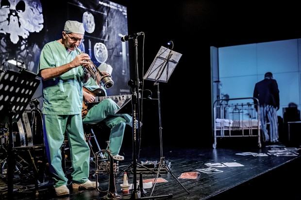 Nim wstanie dzień, spektakl teatralny o Krzysztofie Komedzie, reż. Krzysztof Witkowski