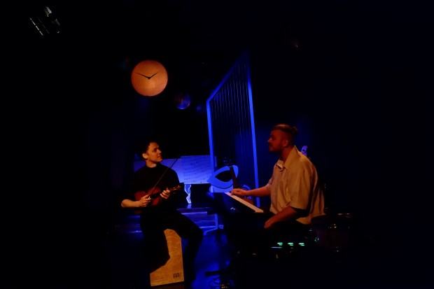 Spektakl „DomoFonia” ze scenografią Adrianny Dudy, studentki III roku kierunku Scenografia