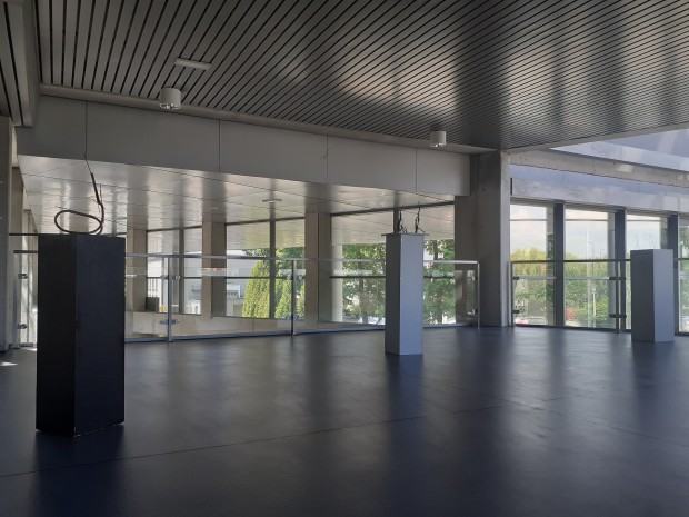 wystawa dyplomantów Wydziału Rzeźby i Mediacji Sztuki  Versus