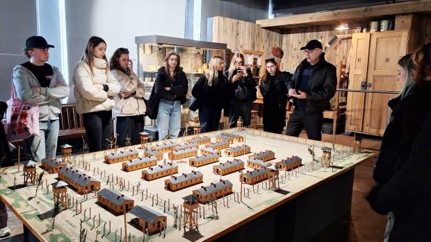Współpraca ASP Wrocław z Muzeum Obozów Jenieckich w Żaganiu, zdj. Aleksandra Gajzler