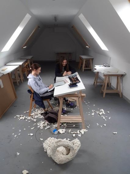 fotorelacja z pleneru rzeźbiarskiego Rzeźba wobec funkcji