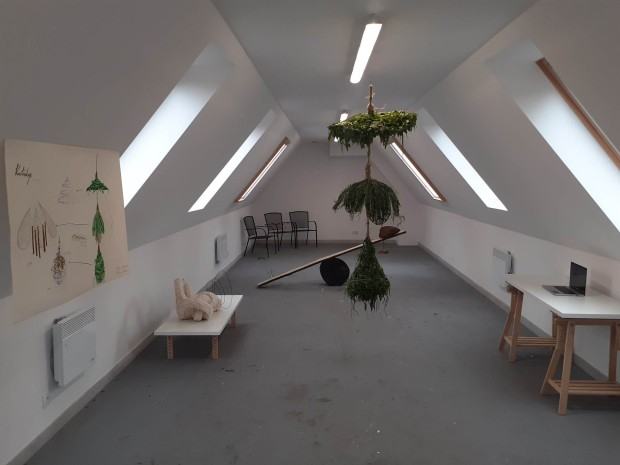 fotorelacja z pleneru rzeźbiarskiego Rzeźba wobec funkcji