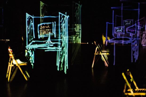 Sebastian Siepietowski, rysunek live do spektaklu Tech is a being, zdj. Tobiasz Papuczys, 2017 Sebastian Siepietowski, rysunek live do spektaklu Tech is a being