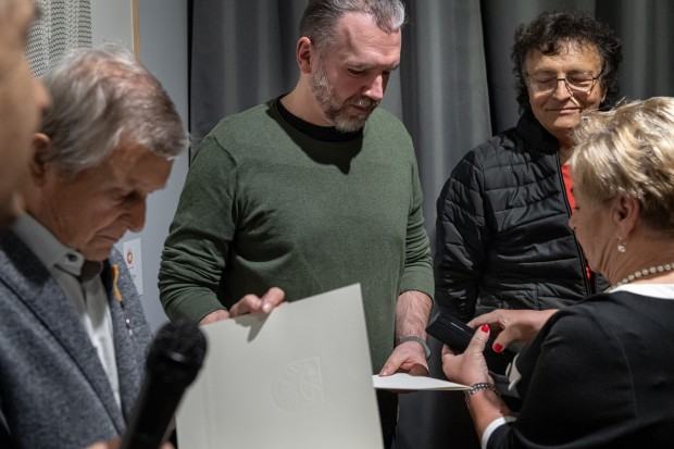 Wręczenie Michałowi Pietrzakowi Odznaki Zasłużony dla Dolnego Śląska