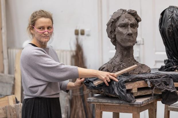 Prowadząca zajęcia udziela korekty