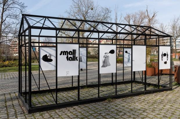 Anna Bujak_BLACK FRAME