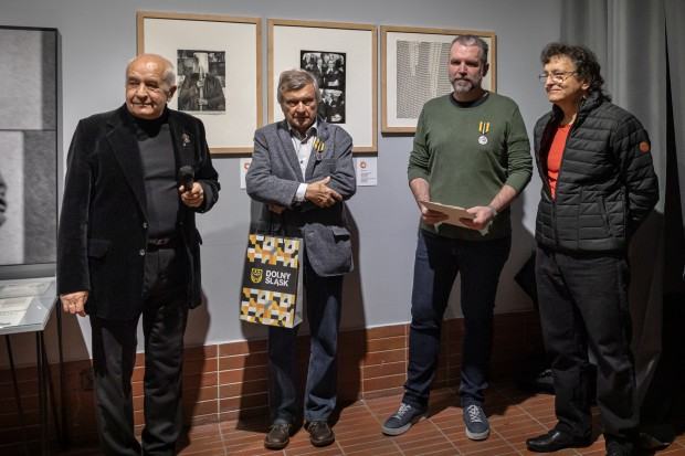 Wręczenie Michałowi Pietrzakowi Odznaki Zasłużony dla Dolnego Śląska