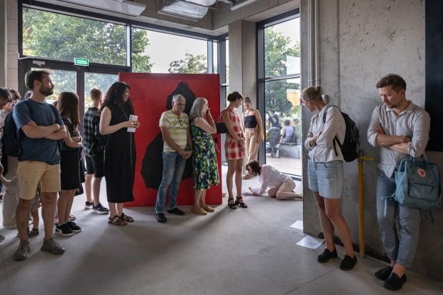 Olena Matoshniuk, Brzemię, performance