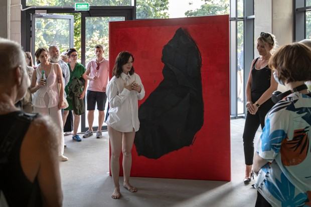 Olena Matoshniuk, Brzemię, performance