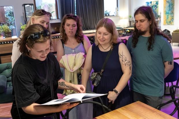 Otwarcie wystawy dyplomowej Karoliny Matuszewskiej, pt. Dracopolis, zdj. Michał Pietrzak