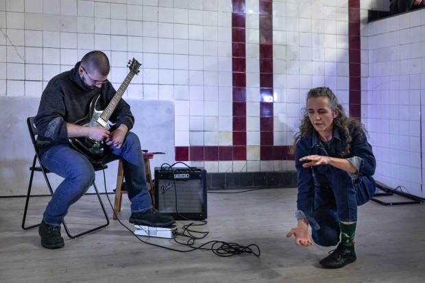 Koncert w Exit ASP Wrocław – Anna Bogdanowicz – ruch / Michał Sember – gitara elektryczna