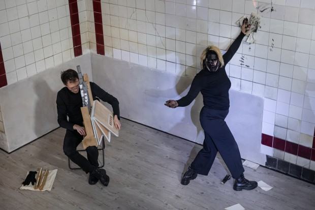 Koncert w Exit ASP Wrocław – Lorena Izquierdo Aparicio – performance, głos / Ryszard Lubieniecki – portatyw organowy, głośnice akordeonowe.