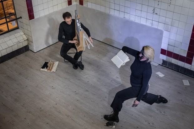 Koncert w Exit ASP Wrocław – Lorena Izquierdo Aparicio – performance, głos / Ryszard Lubieniecki – portatyw organowy, głośnice akordeonowe.