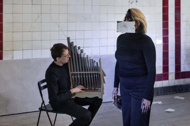 Koncert w Exit ASP Wrocław – Lorena Izquierdo Aparicio – performance, głos / Ryszard Lubieniecki – portatyw organowy, głośnice akordeonowe.