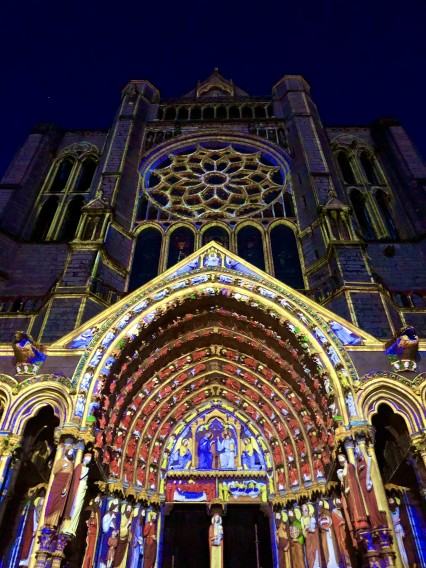 Chartres, nocna iluminacja katedry Chartres, nocna iluminacja katedry