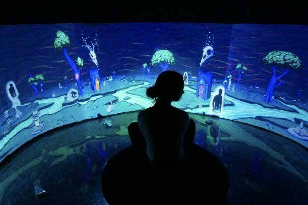 Eva Kozárová, wydarzenie interaktywne – światło-cienia