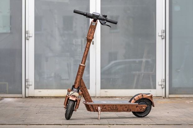 Hulajnoga, proj. P. Kuczkowski