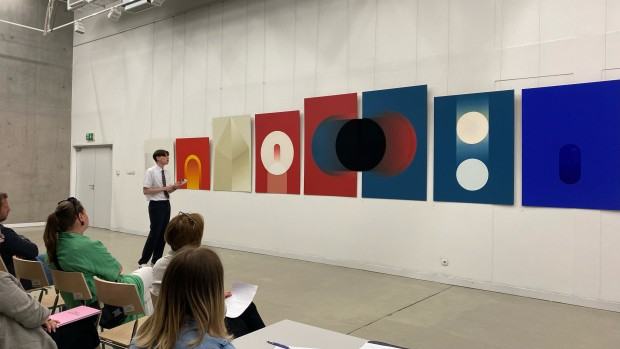 Obrona dyplomu Mateusza Majchrzaka, Światło i obecność