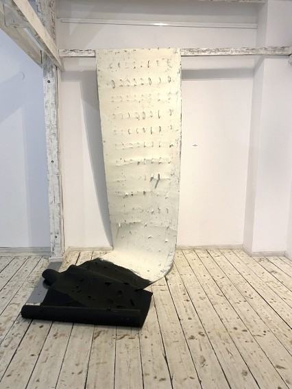 Interdyscyplinarna wystawa zbiorowa pt. Kiedy słowa milczą