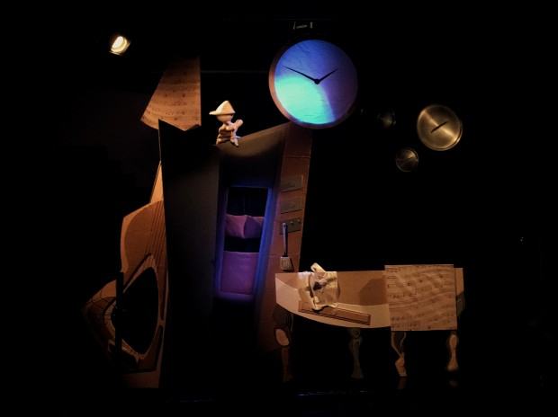 Spektakl „DomoFonia” ze scenografią Adrianny Dudy, studentki III roku kierunku Scenografia