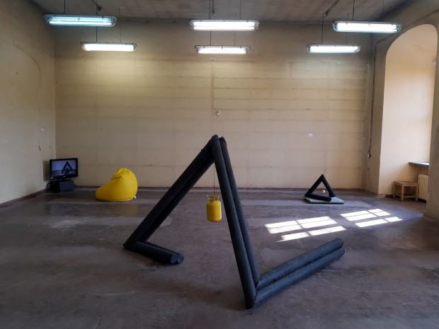 widok wystawy Dyplomy rzeźba