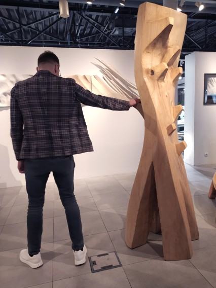 Rzeźby i rysunki Grzegorza Niemyjskiego