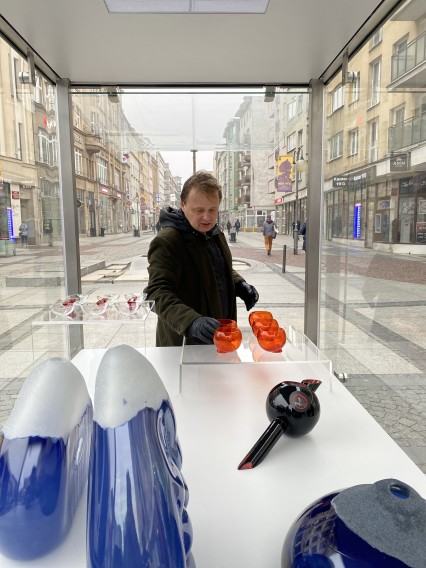 Grudniowa prezentacja w Mobilnej Galerii na Oławskiej