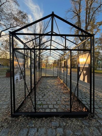 Wystawa dr Marty Kubiak pt. The Devil is Happy w galerii Black Frame