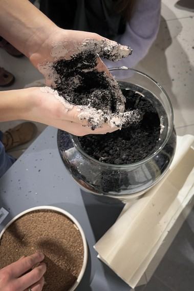 Niepokorna ziemia / Papier lakmusowy.