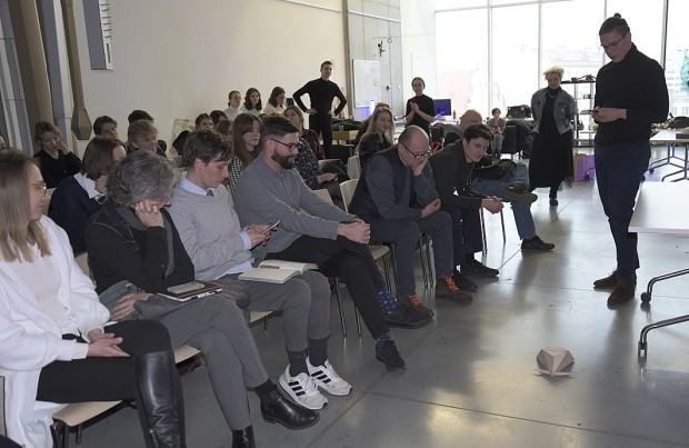 Przeglądy prac studenckich Katedry Wzornictwa