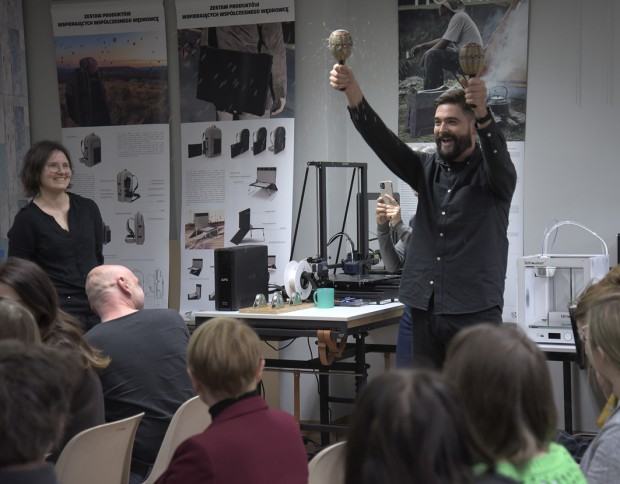 Przeglądy prac studenckich Katedry Wzornictwa