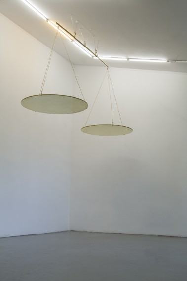 Katarzyna Bogusz, Opus corpus, mosiądz, 280x220cm, Fundacja Salony Zielona Góra, 2023, fot. autorka