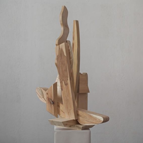 Marek Ruszkiewicz, Bez tytułu, drewno, 102x83x37 cm, 2018, zdj. Klaudia Kaczmarek