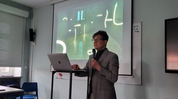 Paul Holmes - Profesor Wizytujący we Wrocławiu