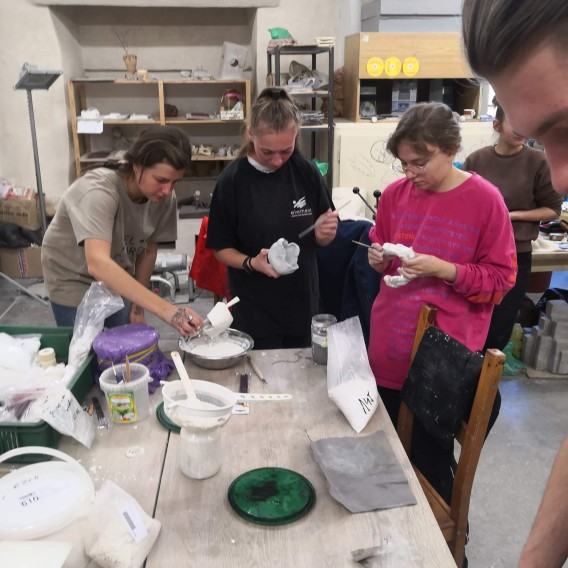 Plener odbywający sią w ramach Międzynarodowego Sympozjum KERAMIKA - CERAMIKA, wrzesień 2022