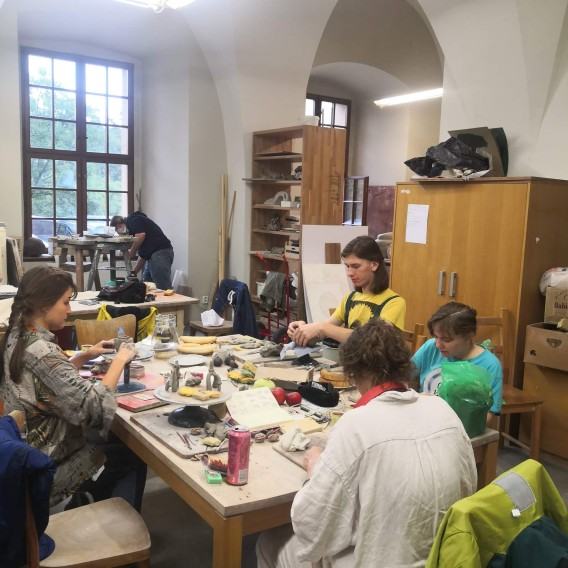 Plener odbywający sią w ramach Międzynarodowego Sympozjum KERAMIKA - CERAMIKA, wrzesień 2022