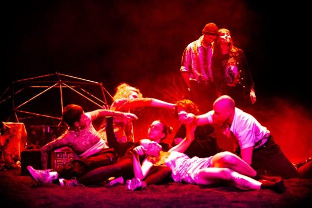 Julia Godlewska, projekt i realizacja scenografii do spektaklu „Więcej łez”, zdj. Rafał Skwarek