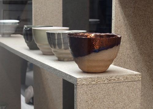 Pracownia podstaw projektowania ceramiki prezentuje prace studenckie. Pracownia podstaw projektowania ceramiki prezentuje prace studenckie.