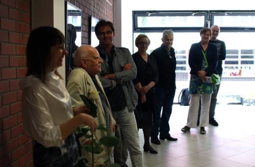 18335679.jpg Magdalena Wosik, „Czarny z odrobiną koloru”, galeria Łącznik, Wrocław 2012