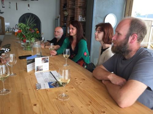 26 Sympozjum ' Dilna' 2019, Wizyta u winiarza Lipy, od lewej Jarosław Beneš, Denisa Krausová, Klara Stefanovicova, Wojciek Horalek